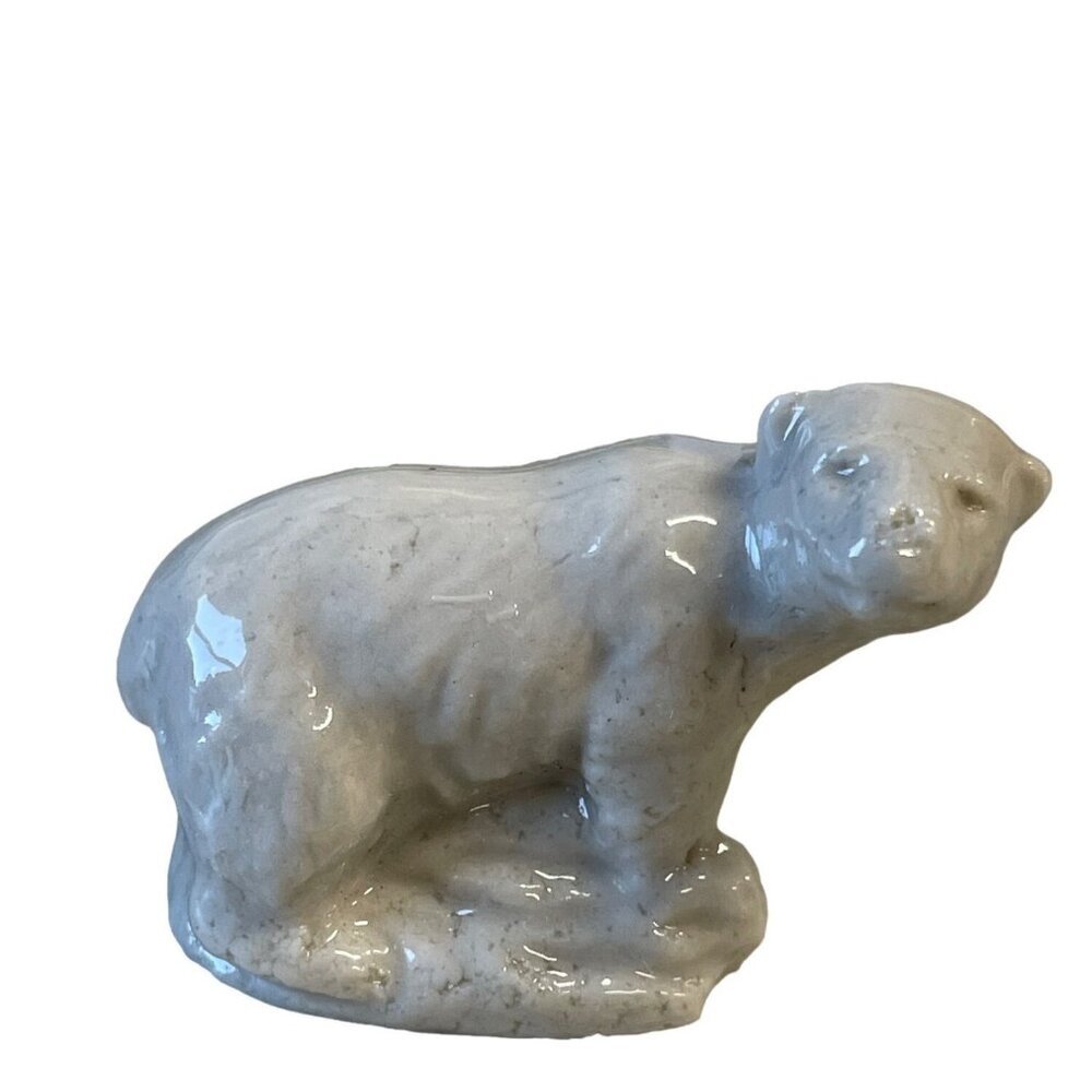 Wade Whimsies Red Rose Tea Polar Bear Figurine Glazed Porcelain‎ England Striker